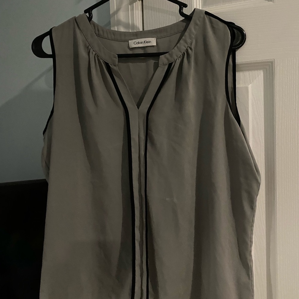 Size medium sleeveless blouse